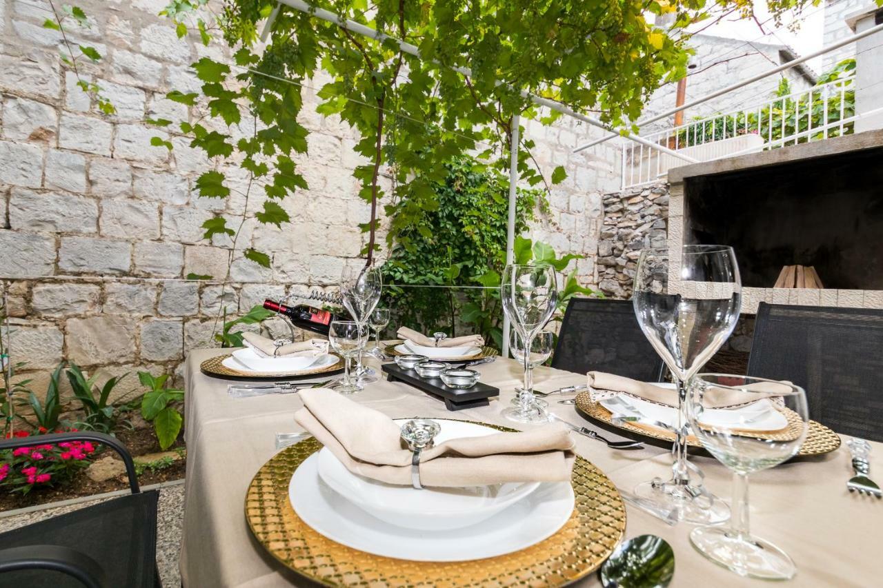 Apartment Stari Dvor Kaštela Buitenkant foto