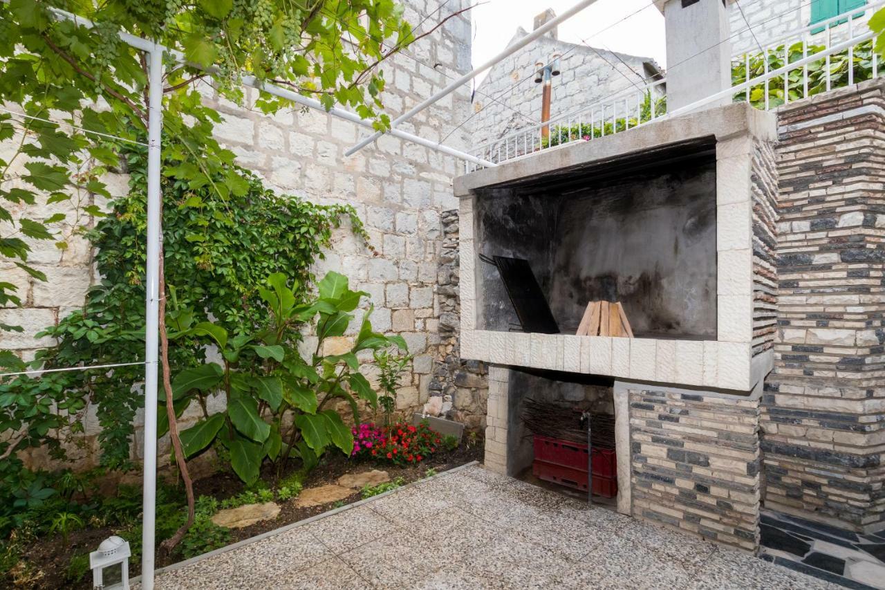 Apartment Stari Dvor Kaštela Buitenkant foto