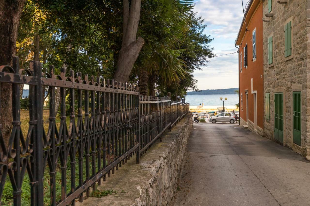 Apartment Stari Dvor Kaštela Buitenkant foto
